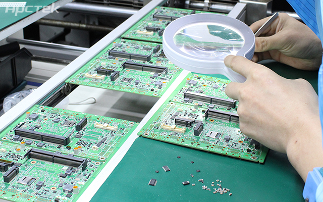 龍芯工控主板：大尺寸設(shè)計(jì)支持更多擴(kuò)展功能(圖1)